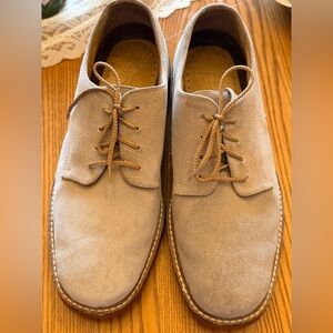 Men's Suede Chukka Boots in Light Taupe - Classic Lace-Up